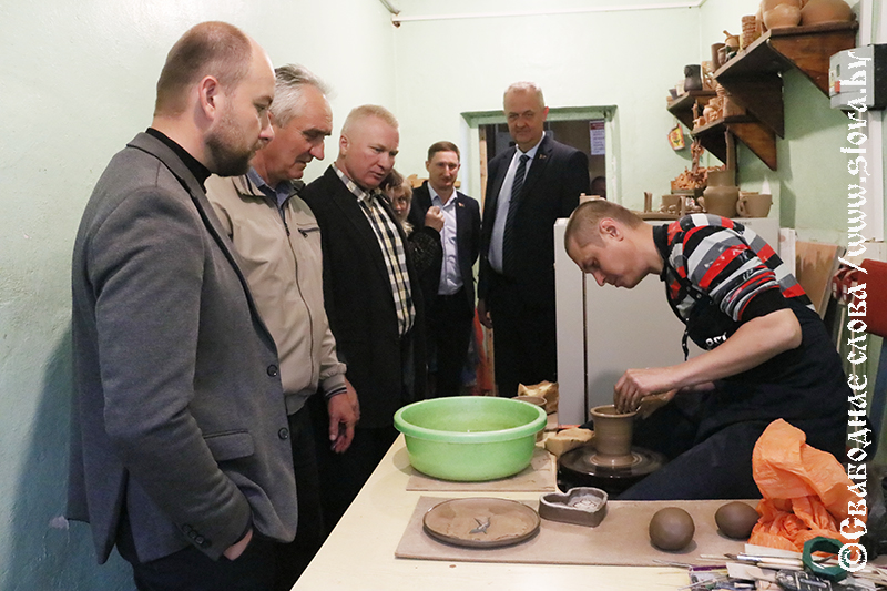 Порядок на земле начинается с диалога