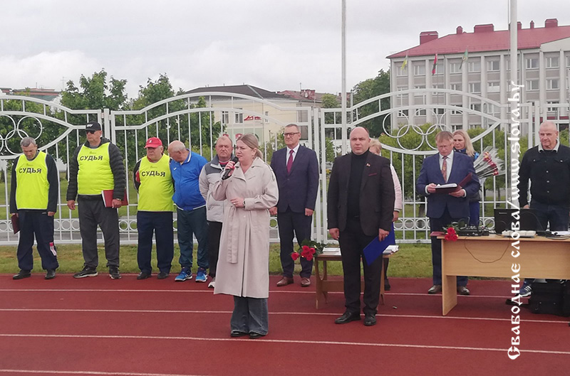 Рогачевским спортсменам – поздравления и физкульт-привет!