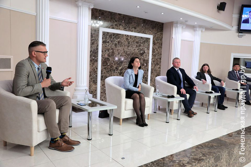 В Гомеле прошел региональный форум "Беларусь адзіная" (обновлено)
