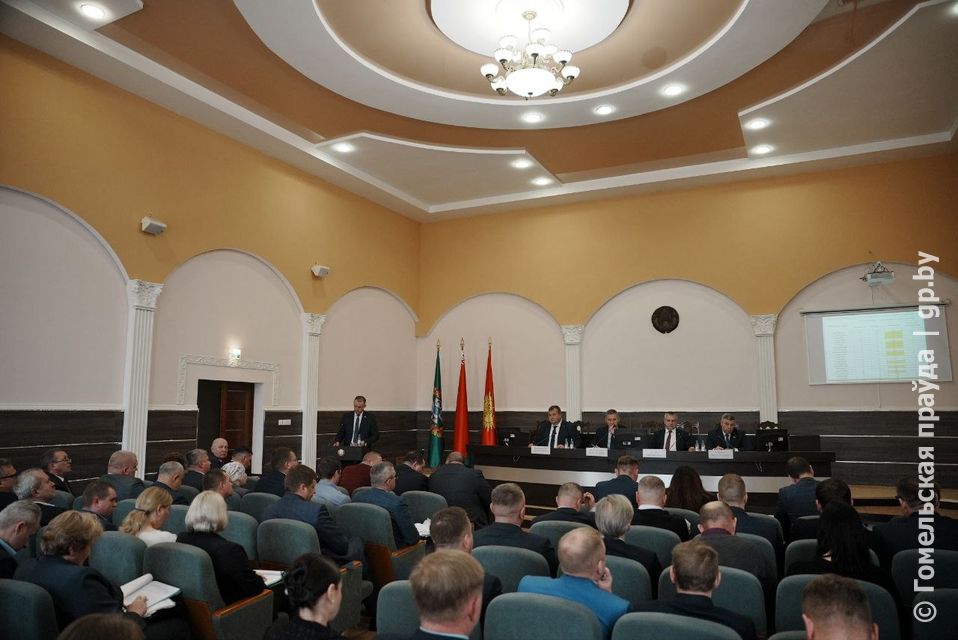Областной семинар по вопросам проведения весенних полевых работ проходит в Светлогорском районе