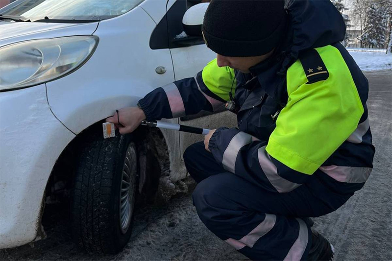 «Зима – экзамен для водителя!»: в Рогачевской ГАИ рассказали, как безопасно ездить зимой