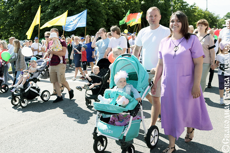 Мнение рогачевцев. Почему важно быть единым народом?