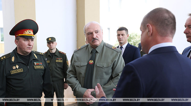 Лукашенко: только всенародная оборона способна дать настоящий отпор противникам
