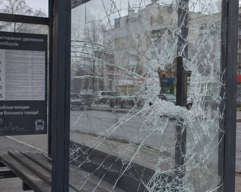 Ножом по стеклу