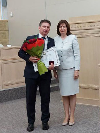 Сенатор Андрей Шишкин удостоен высокой награды