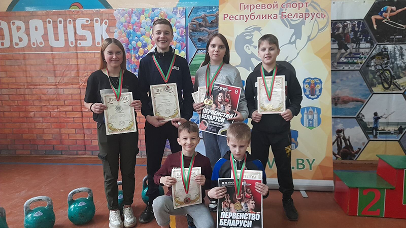 Серебрянские гиревики привезли республиканские медали