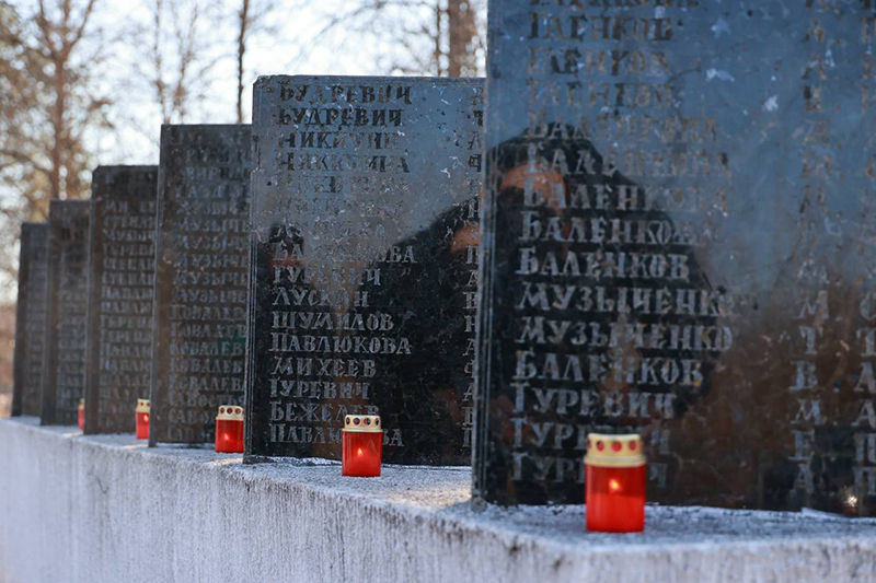 Память, что плачет сквозь годы: на Рогачевщине прошел автопробег «Дорогами сожженных деревень»