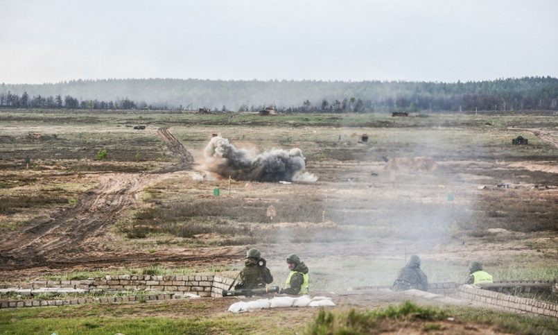 Меньше жителей,  зато больше военных