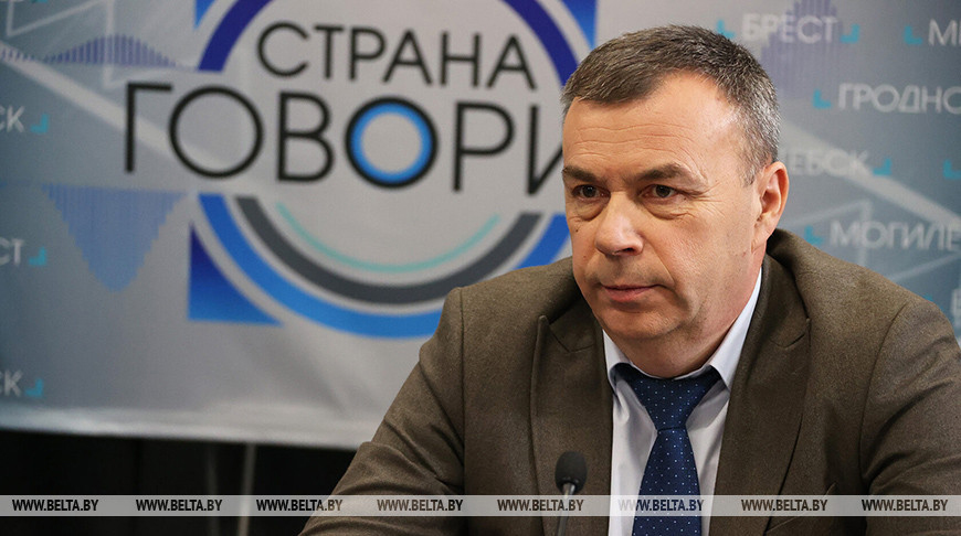 "Это будет хорошее изделие, удобное". В Беларуси разработали линейку детских инвалидных колясок