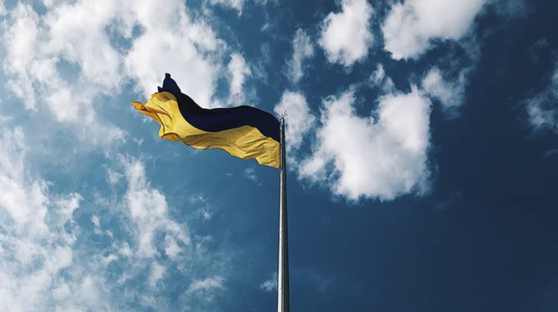 В Украине признали, что поставляемая Западом военная помощь распродается