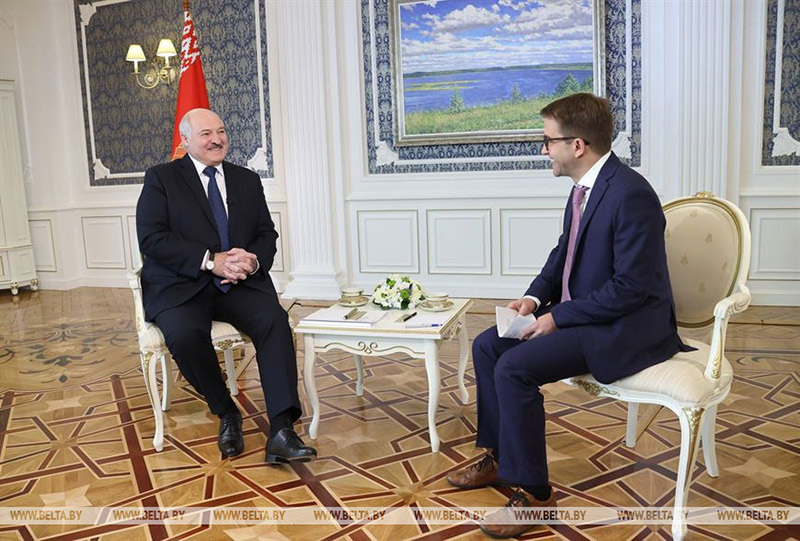 "Вот, где ваше счастье". Лукашенко советует Евросоюзу дружить с Беларусью и Россией